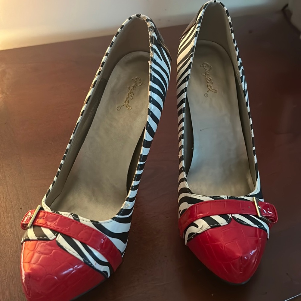 ZEBRA RED  6.5 High Stiletto Heel 1ROUND Toe. New. Only tried on. No box/tags